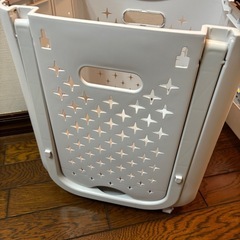 洗濯カゴの画像