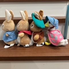 ピーターラビットのぬいぐるみセットの画像