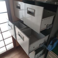 スチール書類棚 コクヨ ４段 ２本の画像