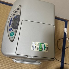 石油ファンヒーター シルバーの画像