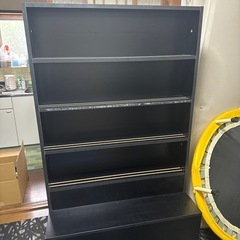 頑丈な本棚　