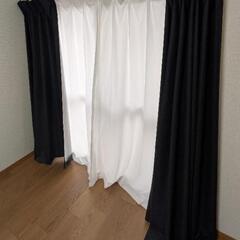 カーテンブラックニトリの4枚セットの画像