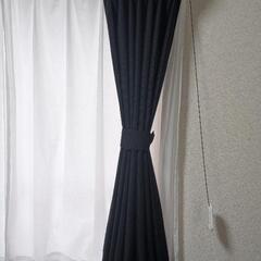 カーテンブラックニトリの4枚セットの画像
