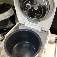可変圧力IH炊飯ジャー Panasonic SR-W10A-W 5.5合 2023年製の画像