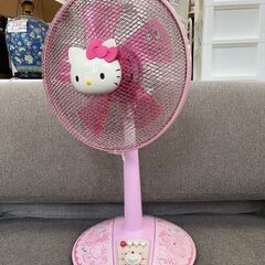 【リサイクルショップどりーむ鹿大前店】No.1856 扇風機 フィフティー 2013年製 季節家電 キティちゃん 空調家電 小物家電 サンリオ 夏物家電