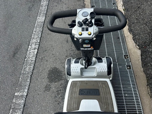 美車　シニアカー　電動車椅子　セニアカー