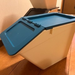 積み重ねできる収納ボックス