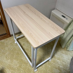 折りたたみ机の画像
