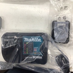 ほぼ新品 充電式スティック&ハンディークリーナー　makita CL 108FDSHW の画像