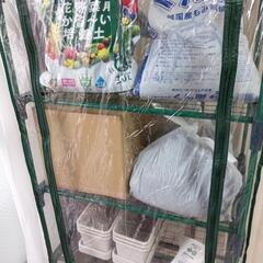 （美品　ワンシーズンのみ使用）園芸用品ビニール温室　プランターなど