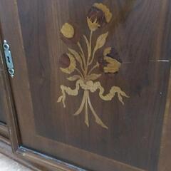 食器棚（イタリア家具）の画像