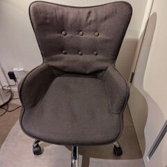 オフィスチェア3つ