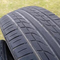 225/45R18 タイヤの画像