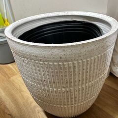【無料】陶器製植木鉢2個セット（形状違い・重量あり）