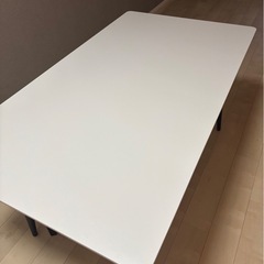 テーブル