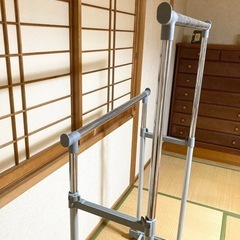 ハンガーラックの画像