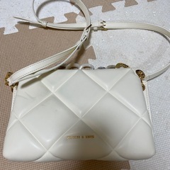 Charles Keithバッグ