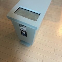 ゴミ箱　45リットル