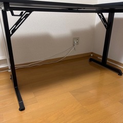 ゲーミングデスク　中古　真ん中で切り替えありの画像