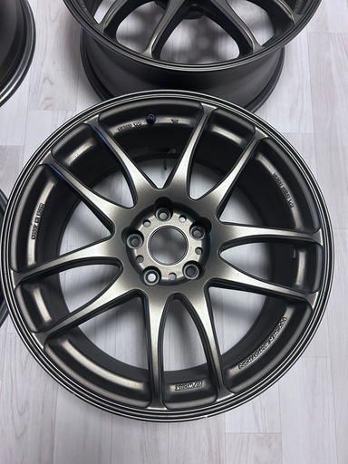  emotion kiwami 18インチ　8.5j ＋38 通し　4本