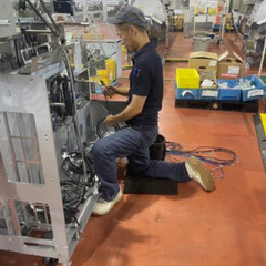 ▼正社員：工場内の電気工事作業員▼ キレイな工場で過ごしやすい環境◎冷暖房完備！ 毎日同じ工場に出勤で安心◎建設業には珍しい！うれしい９：００出社！の画像