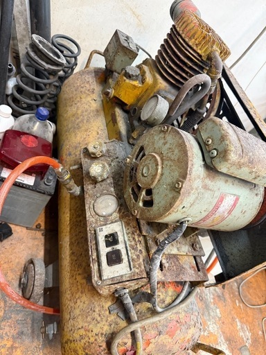 コンプレッサー