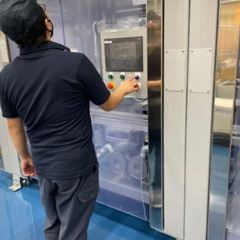 ▼正社員：工場内の電気工事作業員▼ キレイな工場で過ごしやすい環境◎冷暖房完備！ 毎日同じ工場に出勤で安心◎建設業には珍しい！うれしい９：００出社！の画像