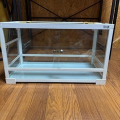 トカゲなどの小動物のケージ