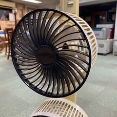 3段の扇風機　の画像