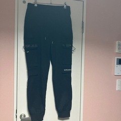 カーゴパンツ