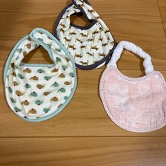 【受け渡し予定決定】よだれかけ三点セット