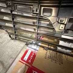 E52前期アーバンクロムフロントグリル中古
の画像