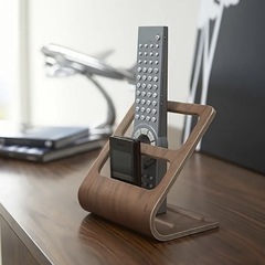 お洒落な木製リモコンスタンド　未使用品ですの画像
