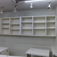 店舗用 木製 商品棚 壁用本棚 2台あり