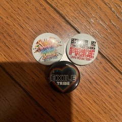 EXILE、小さな缶バッジ3個の画像