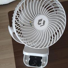 クリップ付き卓上ミニ扇風機