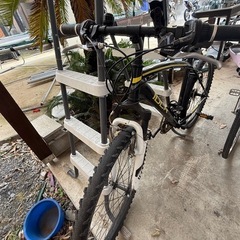 自転車差し上げます、サイドスタンドの横のネジがないです。