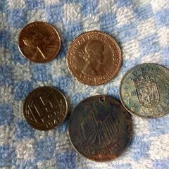 マニアさん必見！昔のお金(外国のも数枚あり)の画像