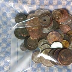 マニアさん必見！昔のお金(外国のも数枚あり)の画像