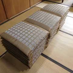 座布団　まとめ売り　３０枚の画像