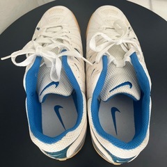 【未使用品】NIKE スニーカー　白　青の画像