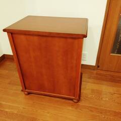 無料で差し上げます！！お洒落なキャビネット！！の画像