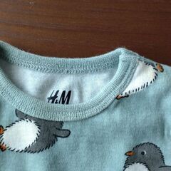 H&M　長袖ロンパース肌着の画像