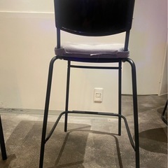 IKEAカウンター用椅子です！座布団も付けます！の画像