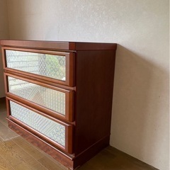 決まりました！刺繍面の珍しいチェストの画像