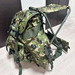 【本物】【美品】自衛隊PX品　椅子付きリュック　迷彩