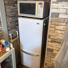 汚れのある電子レンジと冷蔵庫0円
