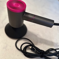 ヘアドライヤー（土台付き）の画像