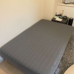 セミダブルベッド