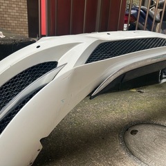 w222メルセデスベンツ純正フロントバンパークリスタルダイヤモンドの画像